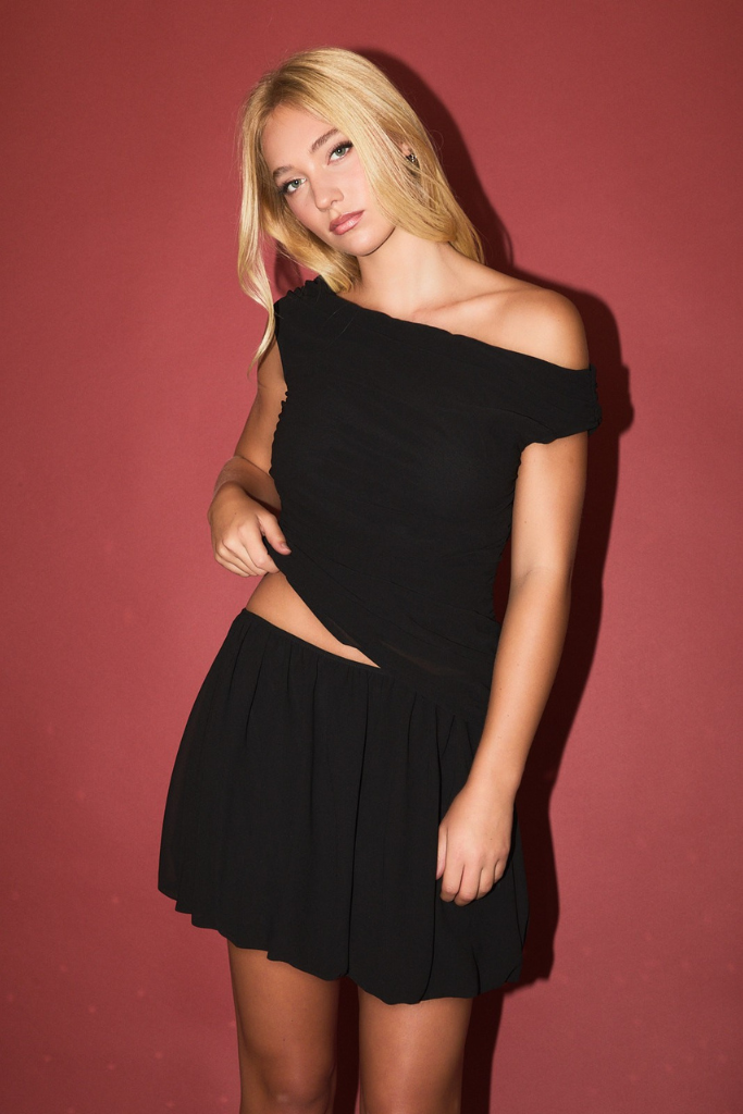 Adored Mood Ruched Top - Black