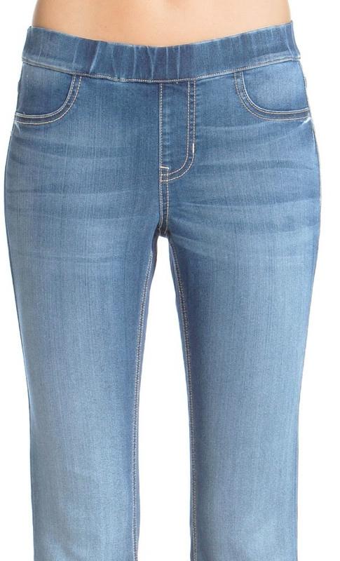 Reason To Relax Flared Jeans- Medium Wash