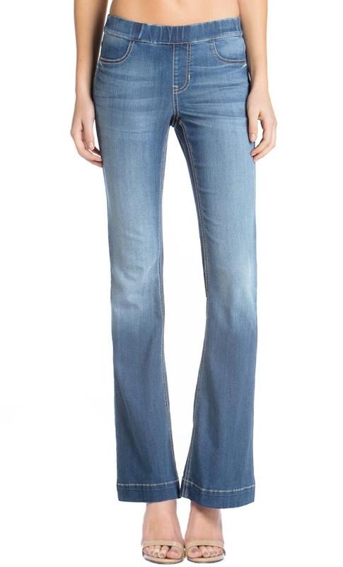 Reason To Relax Flared Jeans- Medium Wash