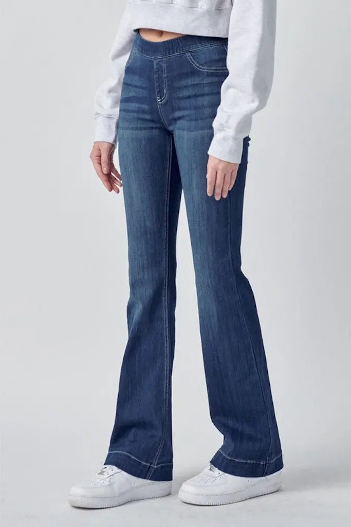Reason To Relax Petite Jeans - Dark Wash
