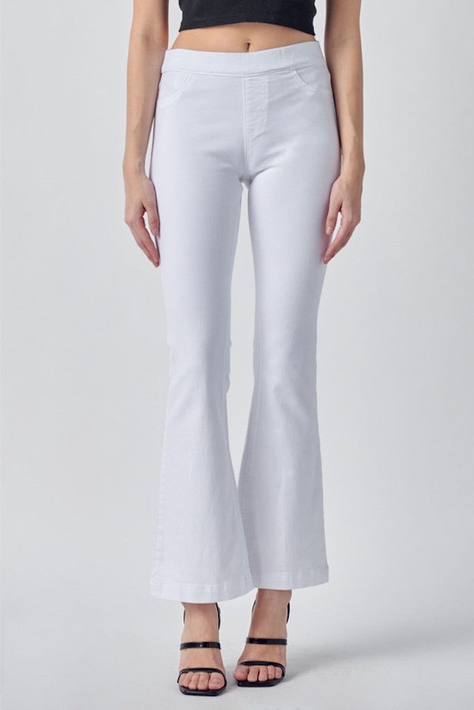 Reason To Relax Petite Jeans - White