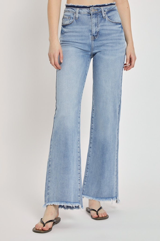 Love Struck Wide Leg Jeans - Light Wash