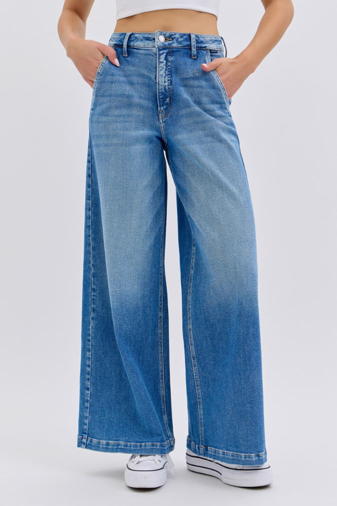 Off Duty Wide Leg Jeans - Medium Wash