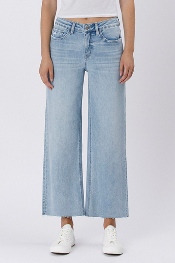 Just Right Wide Leg Jeans - Light Wash