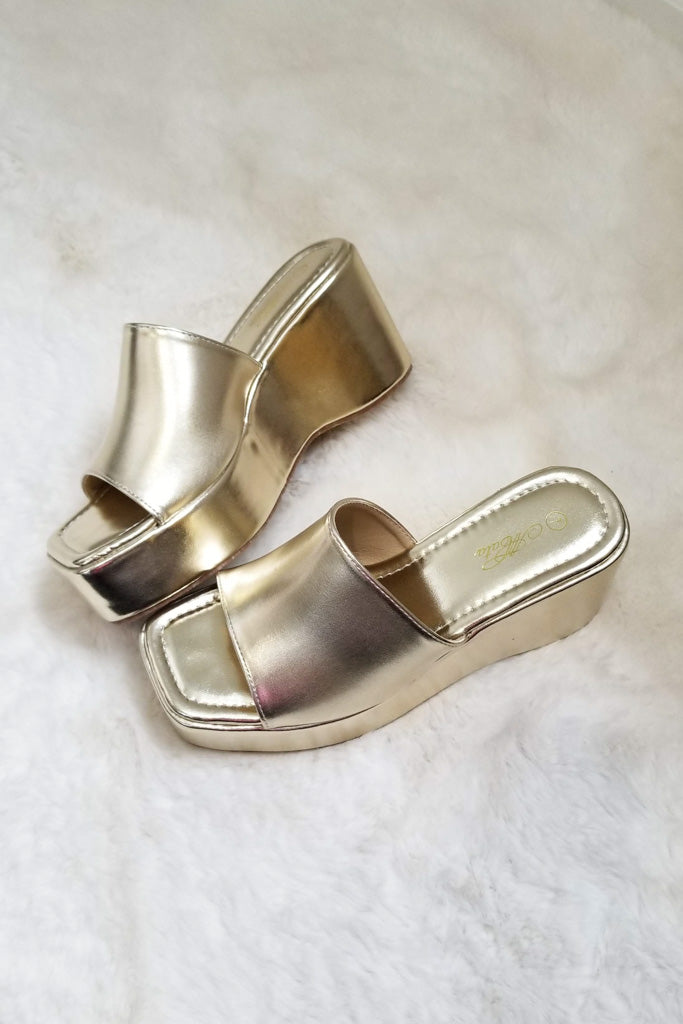 True To You Platform Sandal - Gold