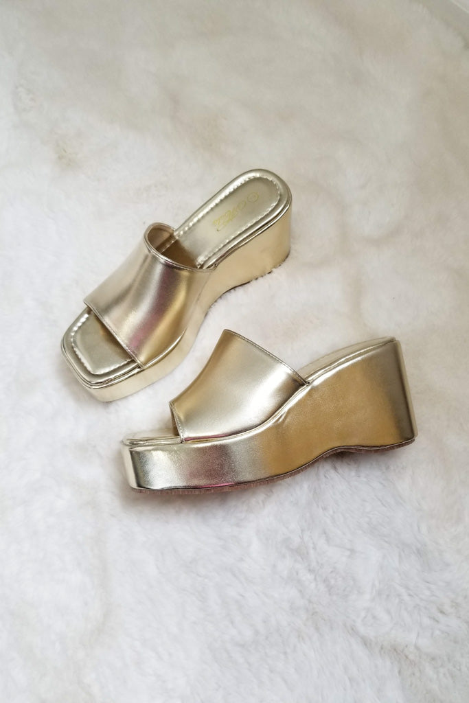 True To You Platform Sandal - Gold