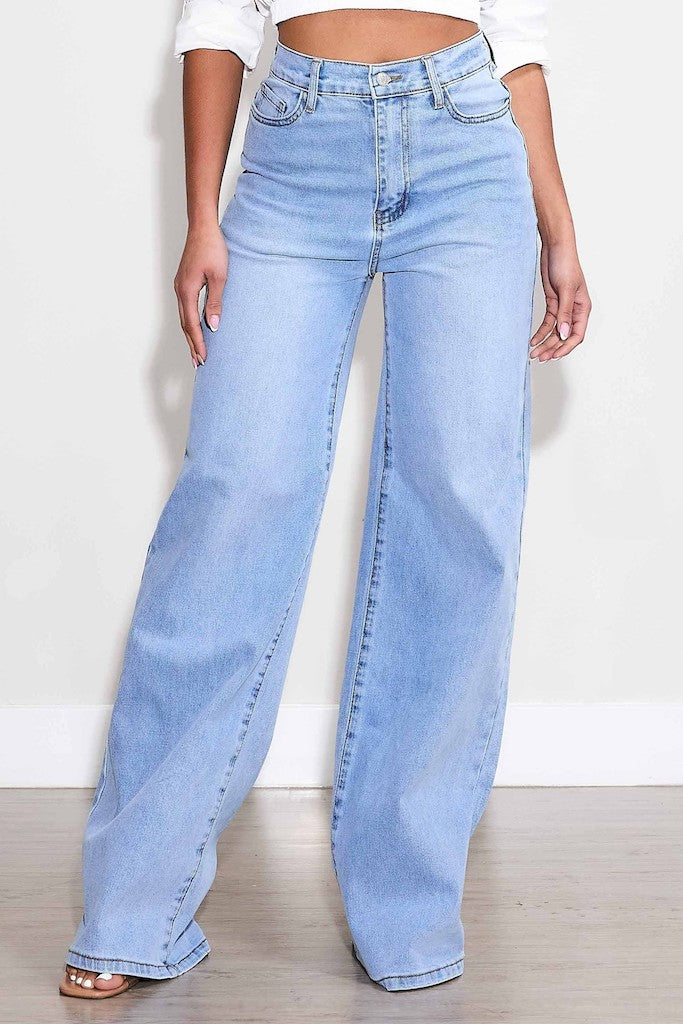 Just The Essentials Wide Leg Jeans- Light Wash