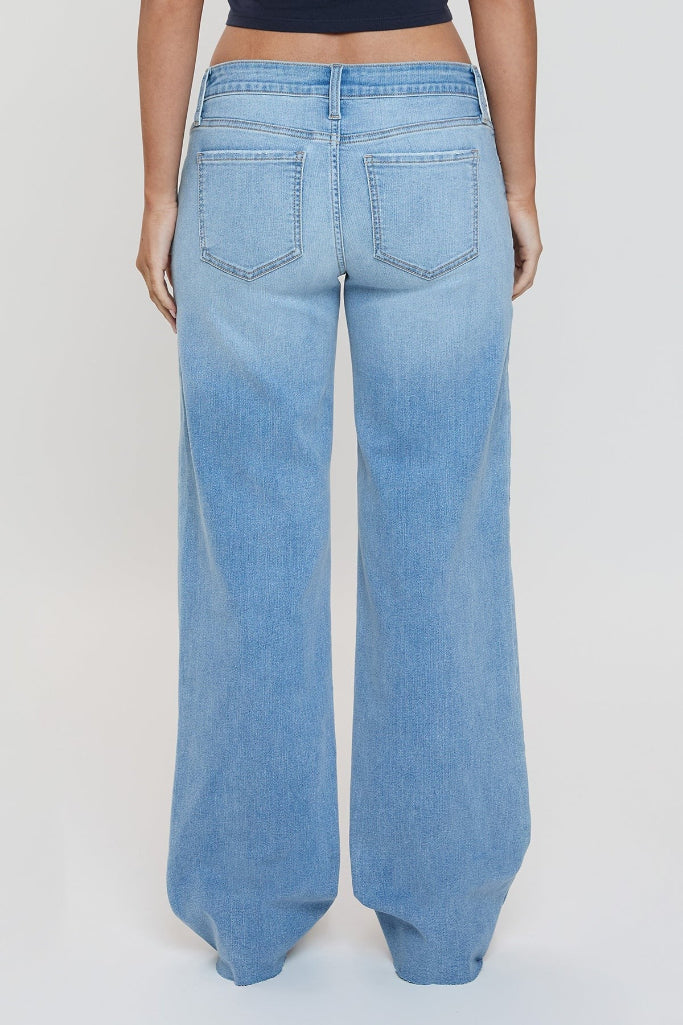 Main Event Low Rise Wide Leg Jean - Light Wash