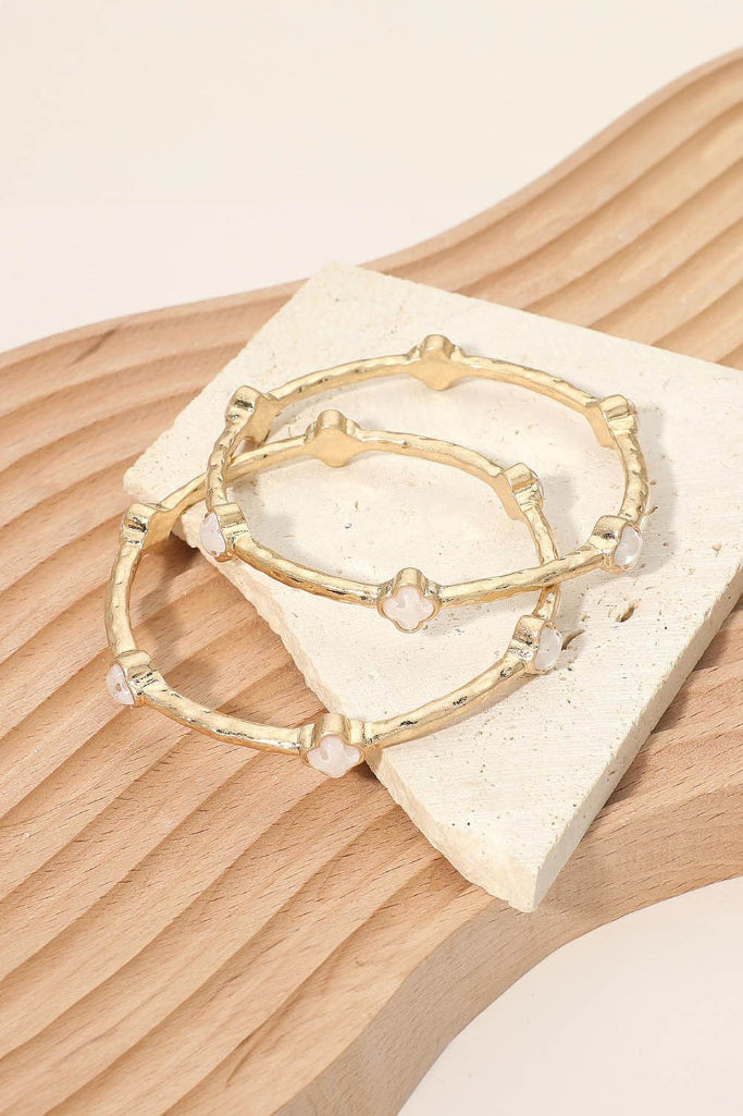 Lily Hammered Clover Bangle Set - Gold/White