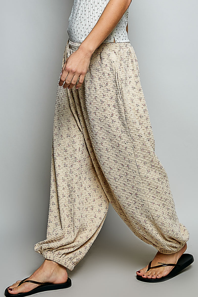 Monae Textured Knit Balloon Joggers - Beige Floral