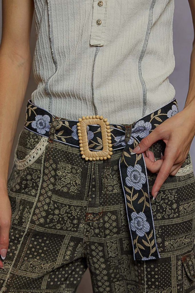 Roen Floral Square Belt - Back/White