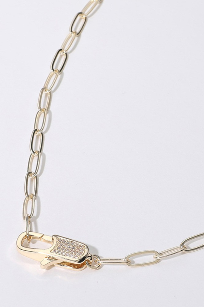 Right Here Clasp Necklace - Gold