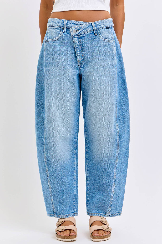 Comet Barrel Jeans - Light Wash