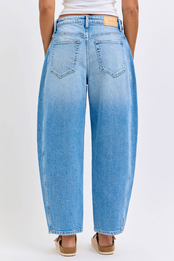 Comet Barrel Jeans - Light Wash