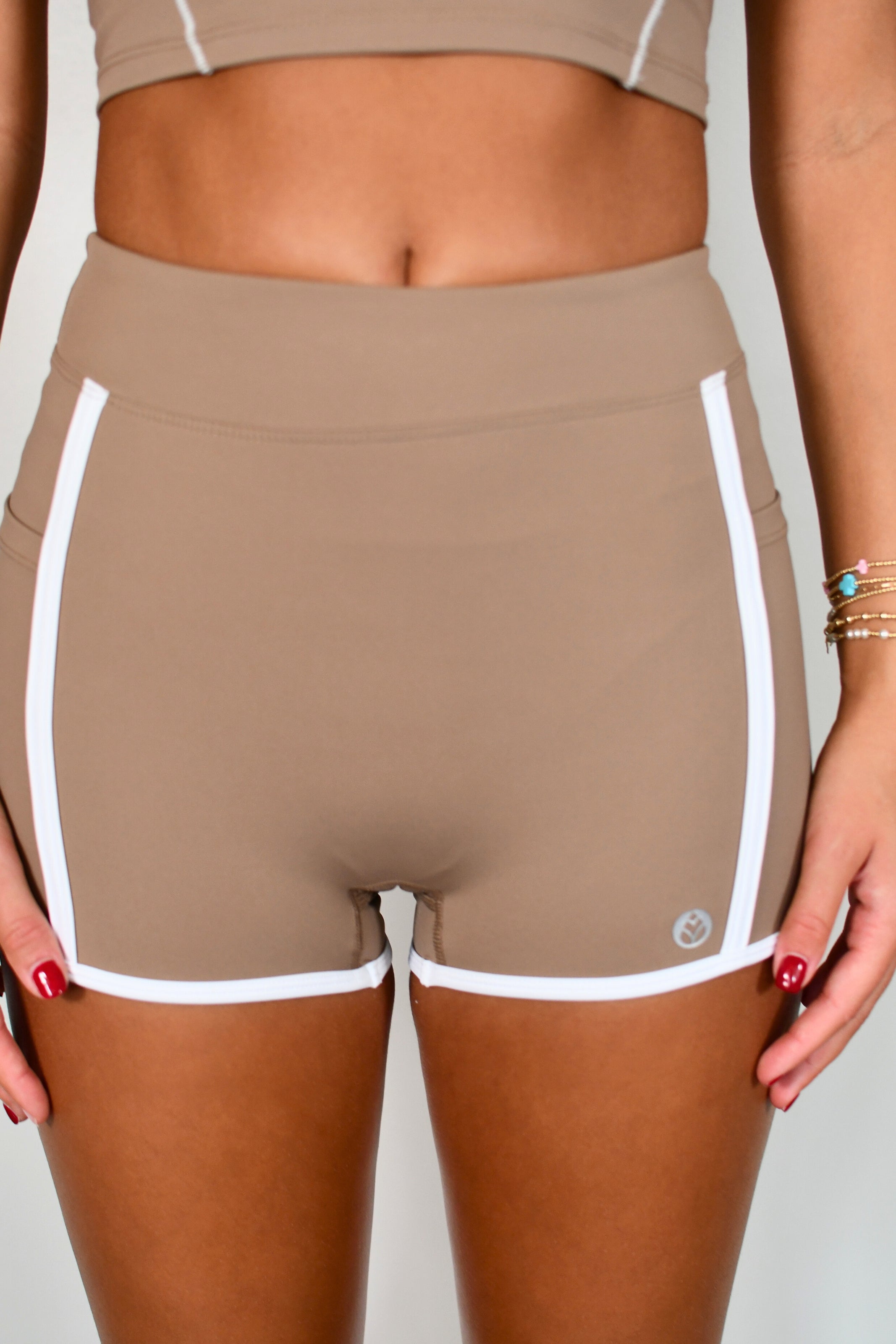Tooloolah Outline Contrast Shorty Shorts - Cocoa
