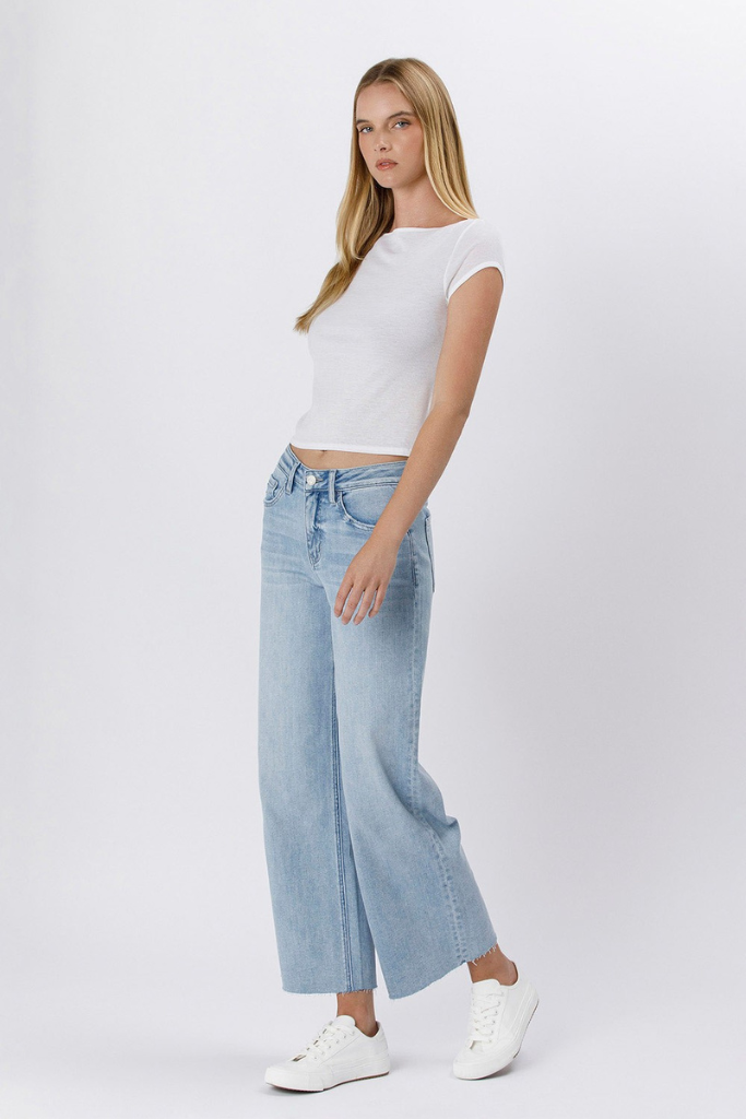 Just Right Wide Leg Jeans - Light Wash