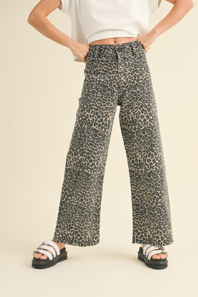 Retro Chic Wide Leg Jeans - Leopard
