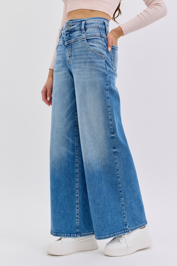To The Top Wide Leg Jeans - Medium Wash