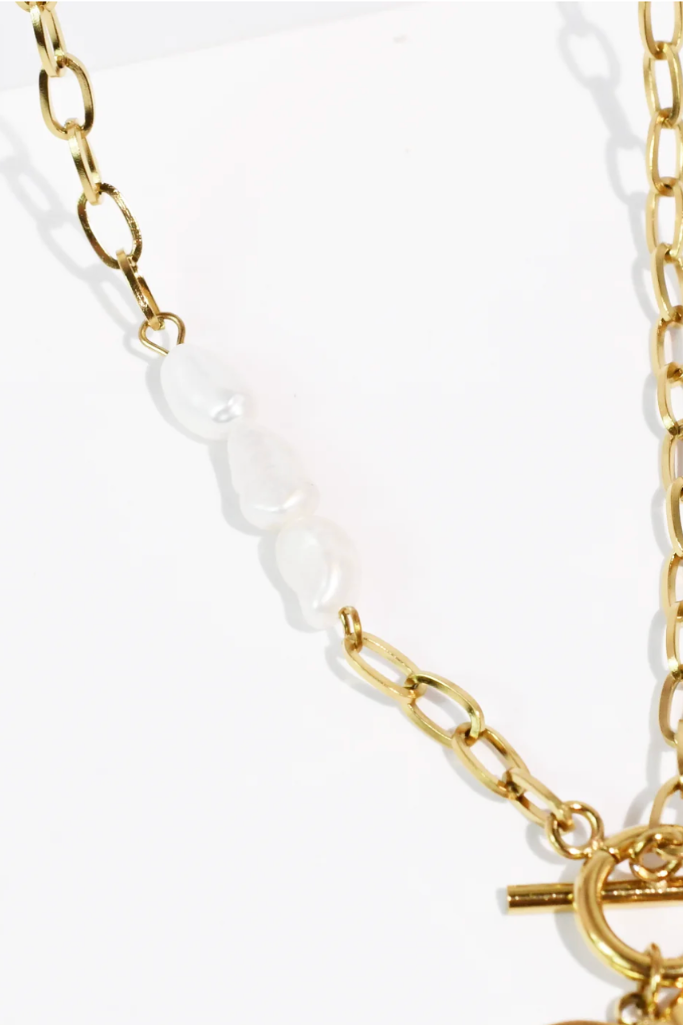 A Pearly Love Necklace - Gold