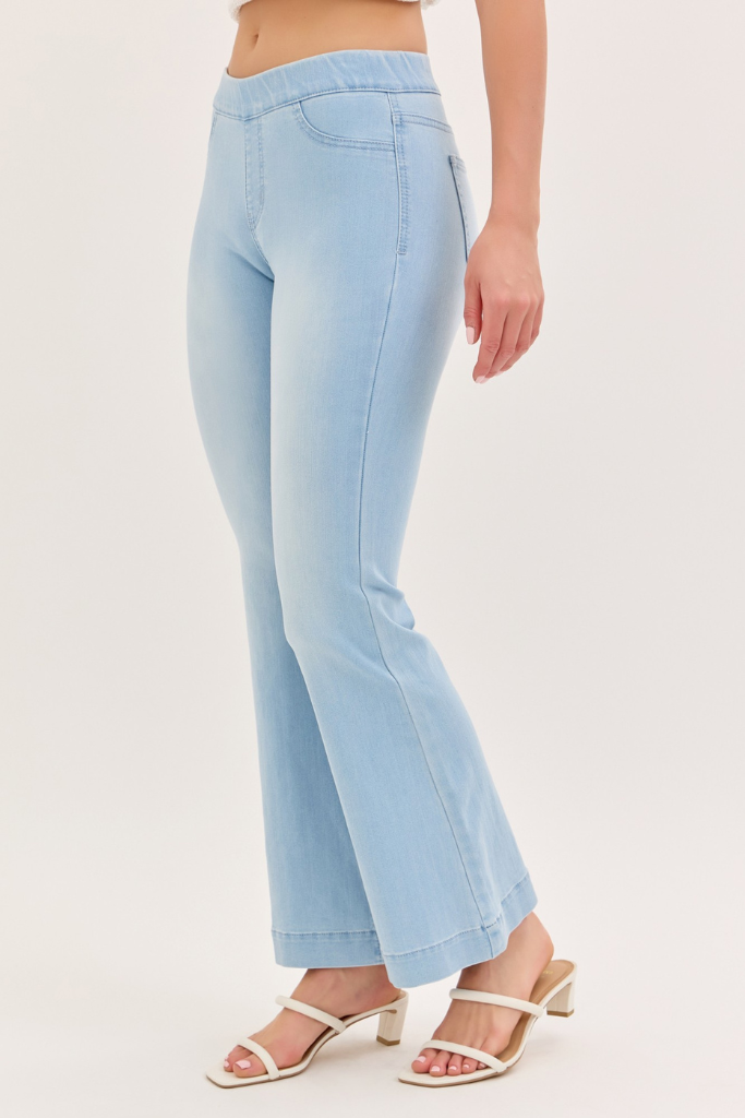 Reason To Relax Petite Flare Jeans  - Light Wash