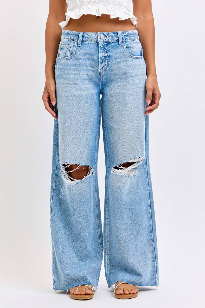 Contender Low Rise Wide Leg Jeans - Light Wash