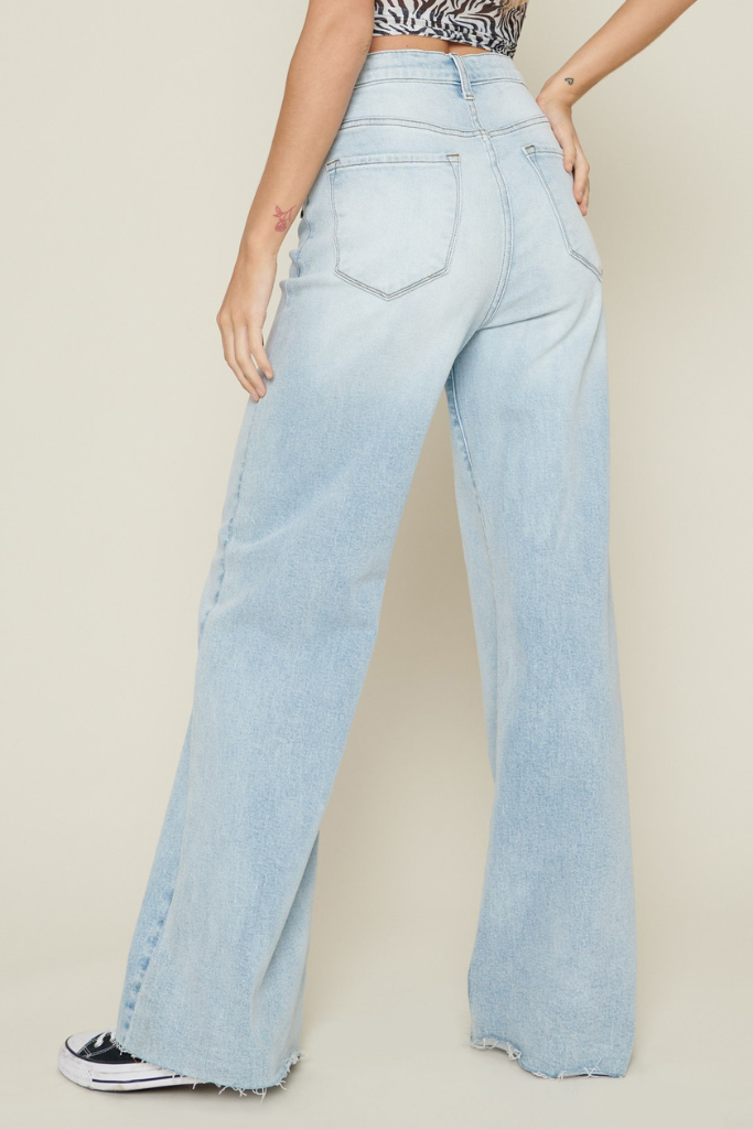Curve Appeal Wide Leg Jeans - Light Wash