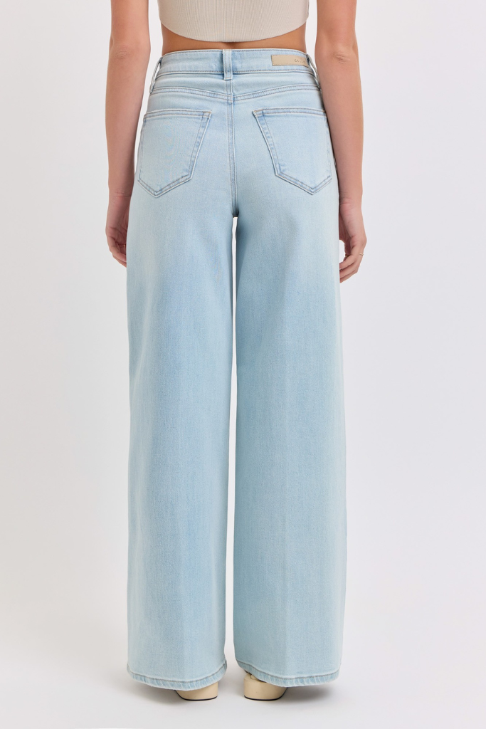 Made For Me Wide Leg Jeans - Light Wash