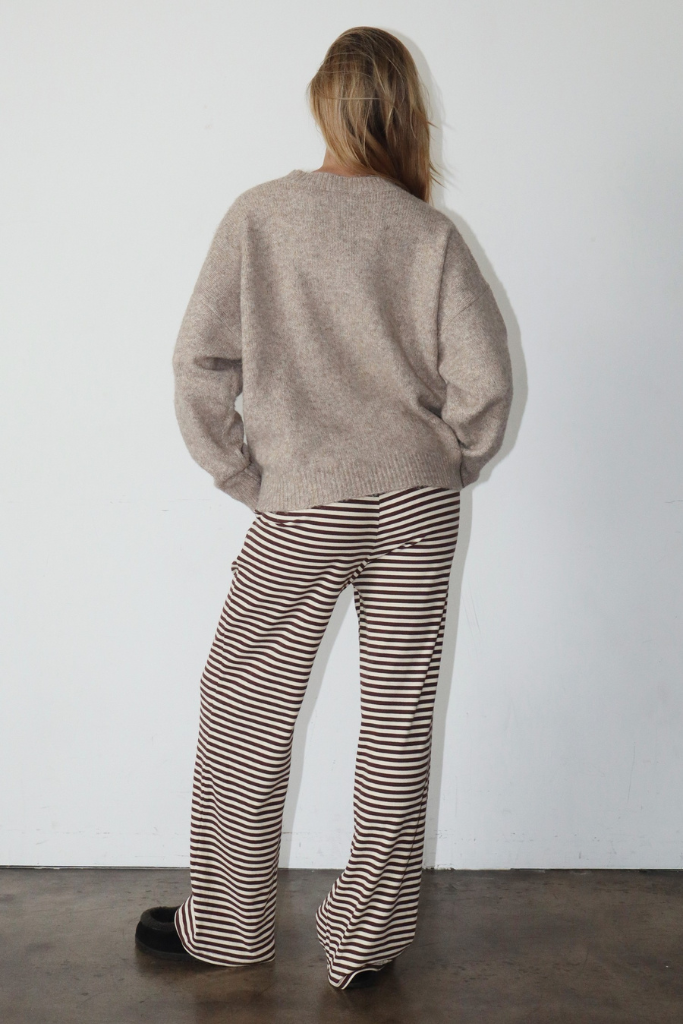 Lucky Duck Graphic Sweater - Sand