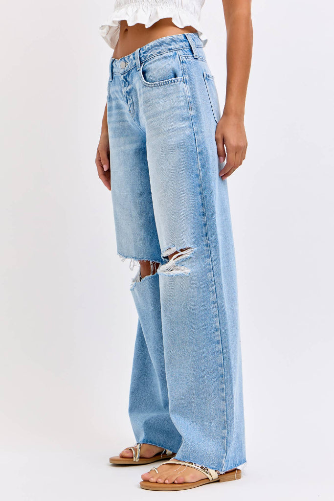 Contender Low Rise Wide Leg Jeans - Light Wash