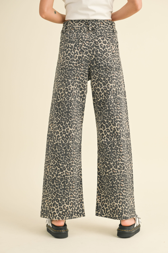 Retro Chic Wide Leg Jeans - Leopard