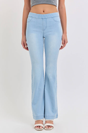 Reason To Relax Flared Jeans - Light Wash