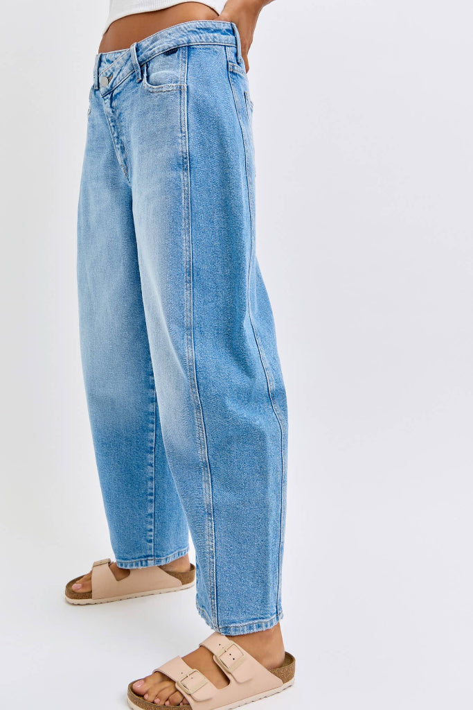 Comet Barrel Jeans - Light Wash