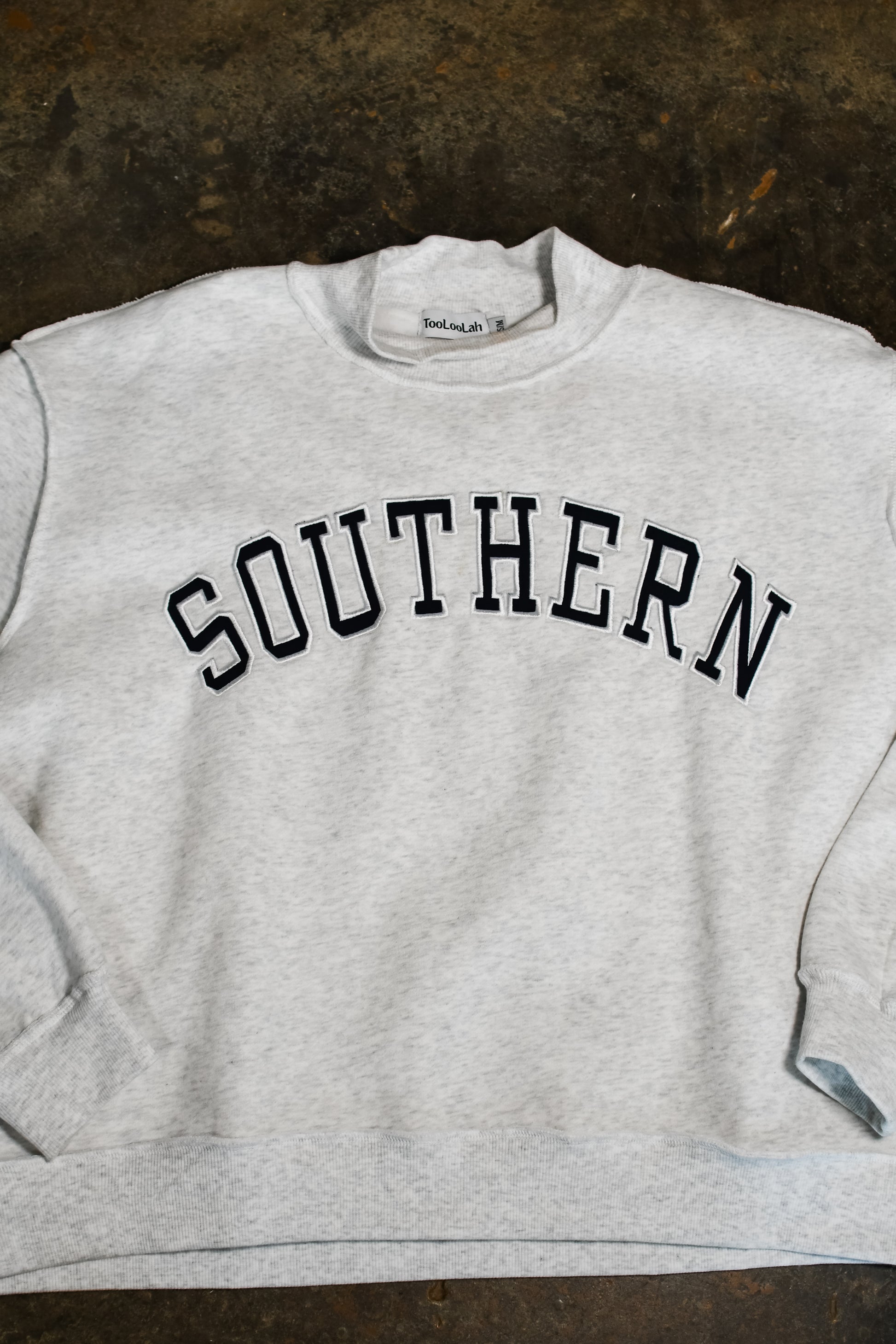 Tooloolah Classic Southern Mockneck Sweatshirt - Heather Grey