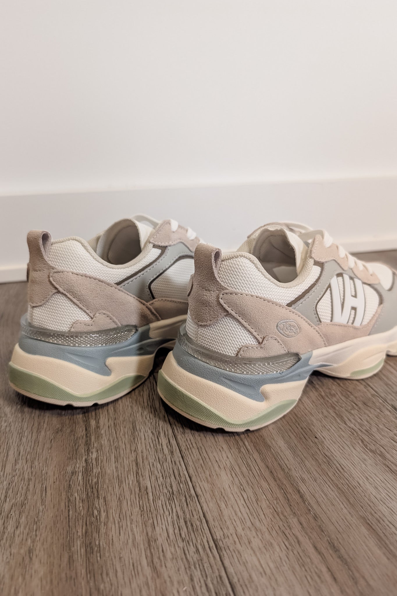 Vintage Havana Dash 12 Sneaker - White/GreyTaupe