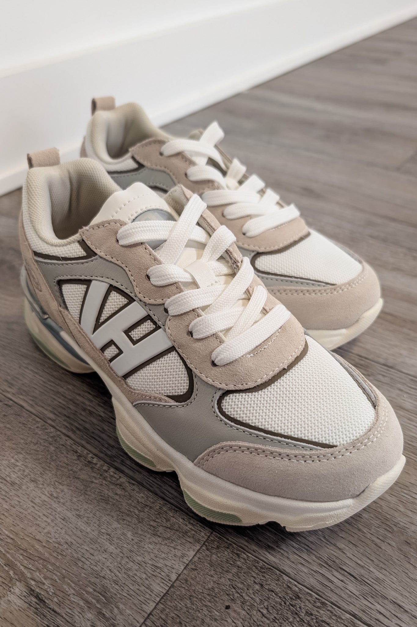 Vintage Havana Dash 12 Sneaker - White/GreyTaupe