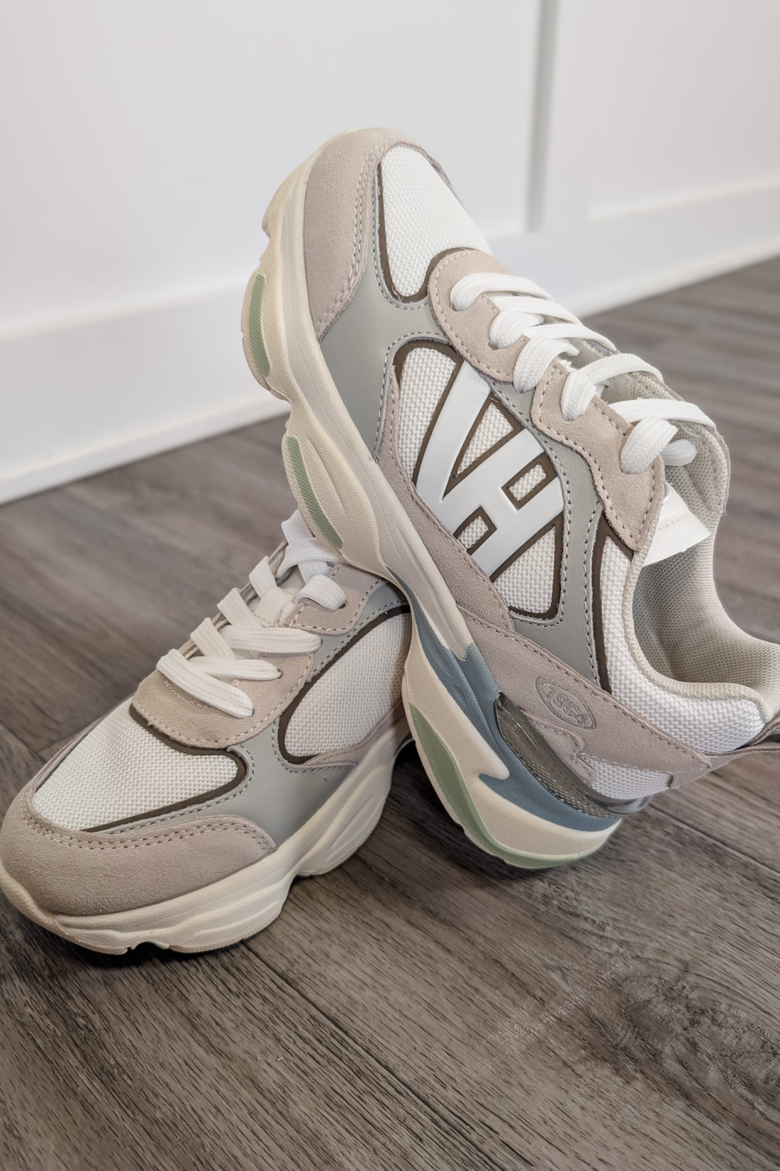 Vintage Havana Dash 12 Sneaker - White/GreyTaupe