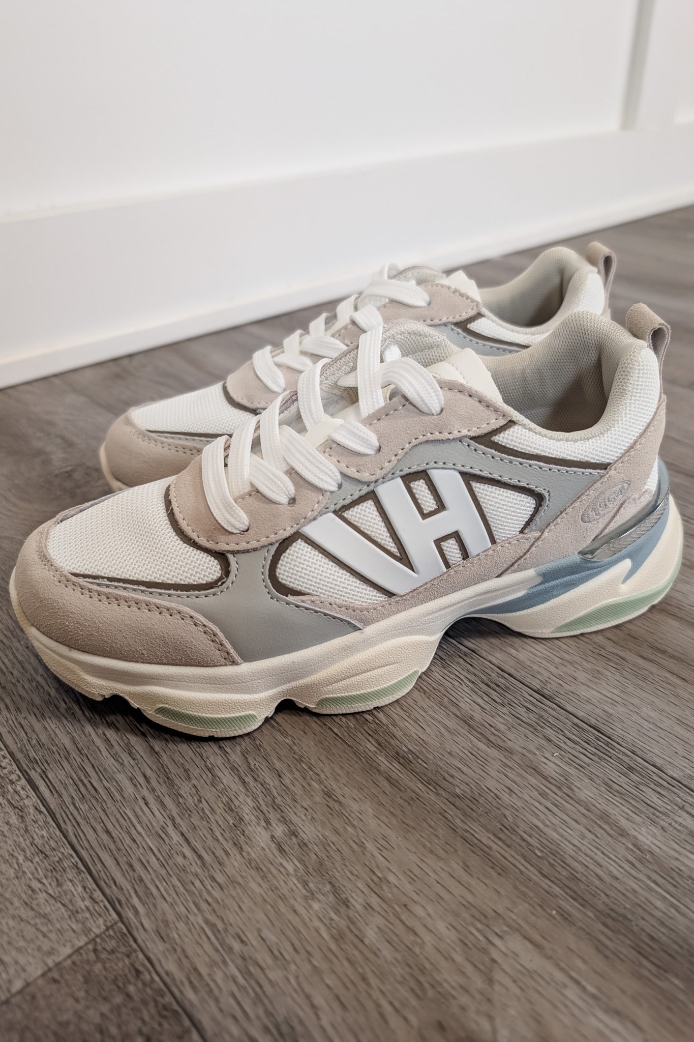 Vintage Havana Dash 12 Sneaker - White/GreyTaupe