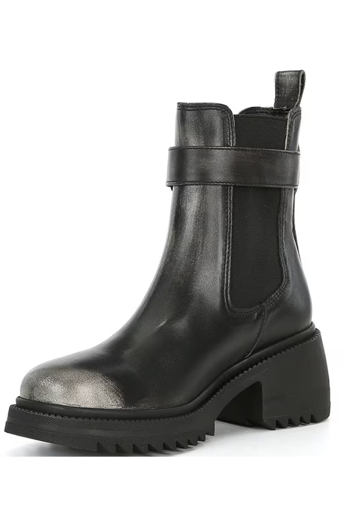 Steve Madden Gates Booties- Black Distressed