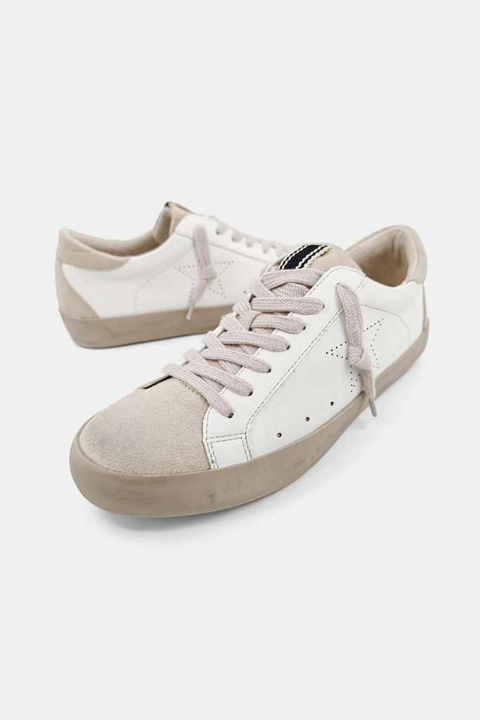 Mia Sneaker- White