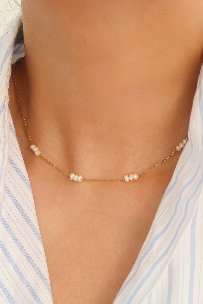 Delicate Pearl Necklace - Gold