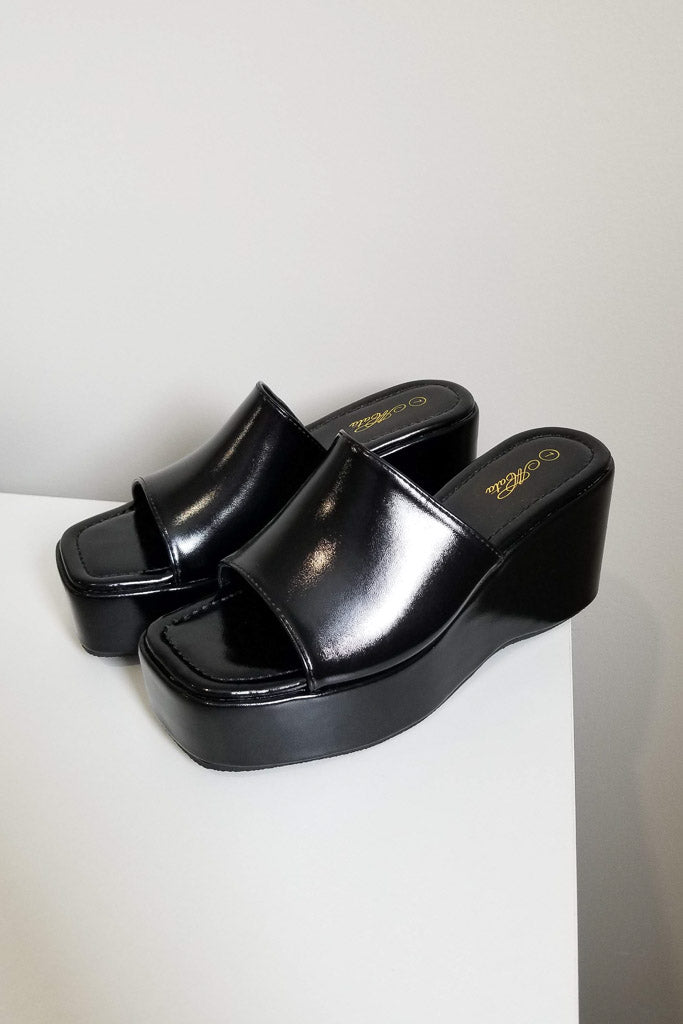 True To You Platform Sandal - Black