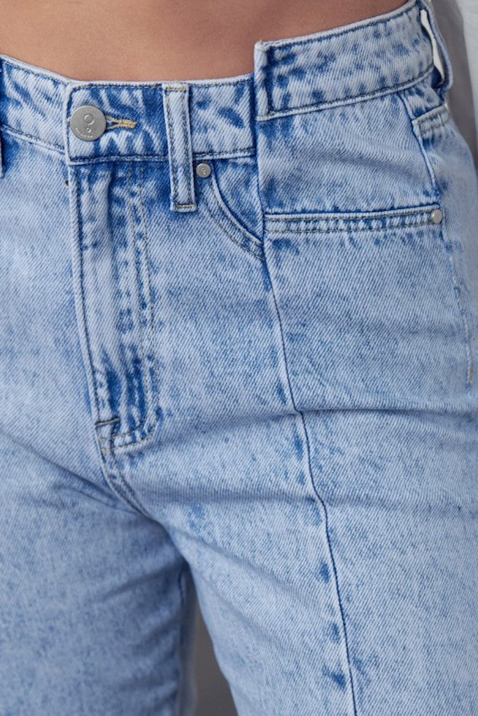 Begging For More Tapered Jeans- Light Wash