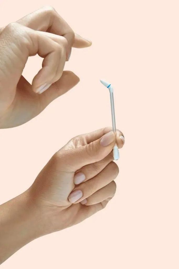 Tip Off - Liquid-Filled Makeup Removing Swabs