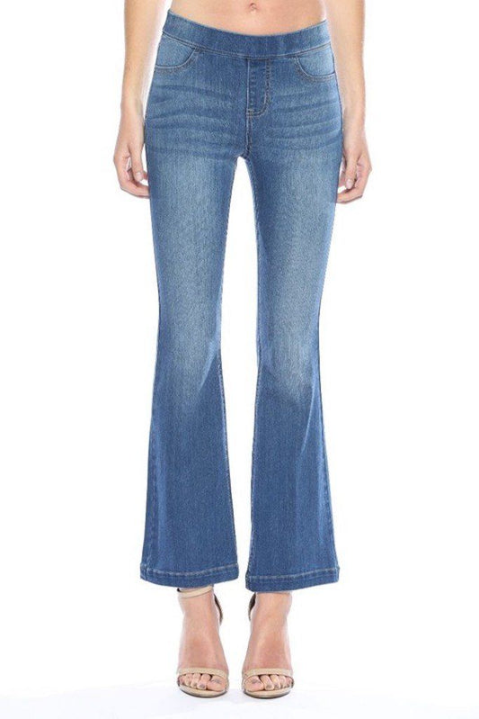 Reason To Relax Petite Jeans - Medium Wash